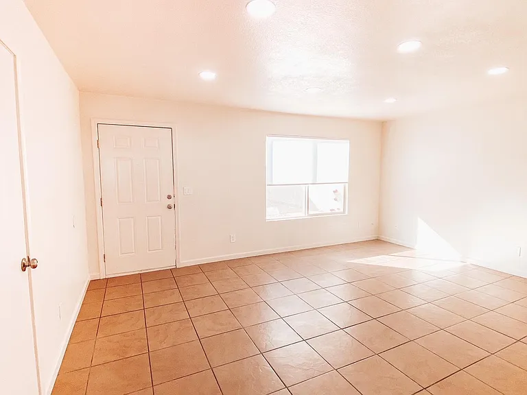4215 Calle Barona #B — Photo 24