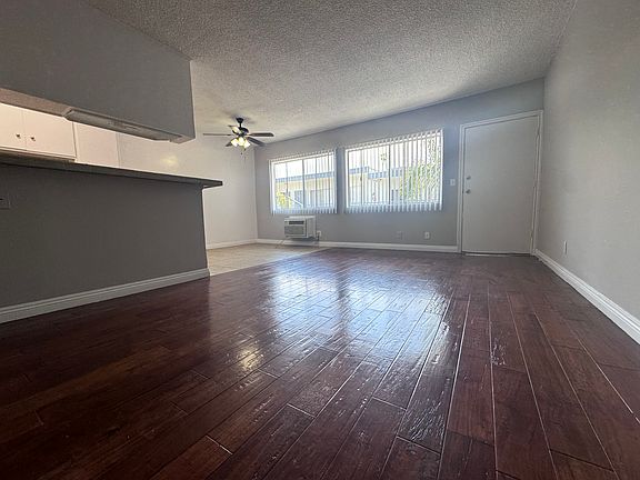 5th image of 5141 De Longpre Ave
