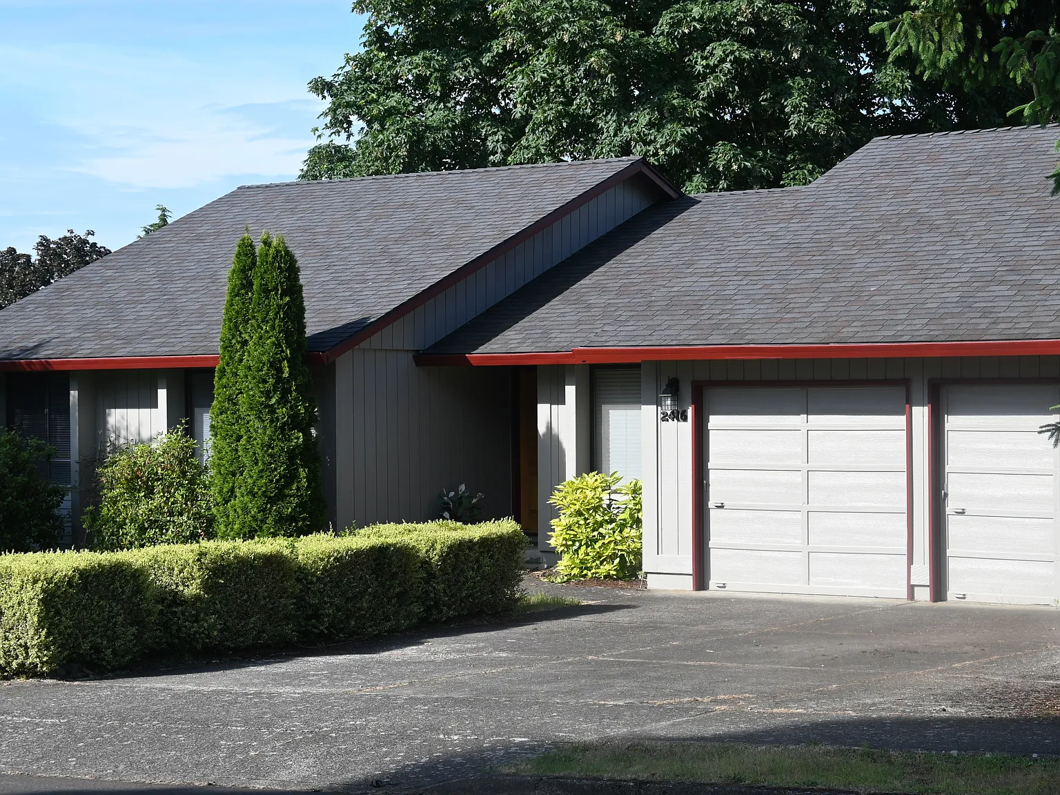 3 bed, 1.5 bath, 1550 sqft, $2,495 — Photo 2