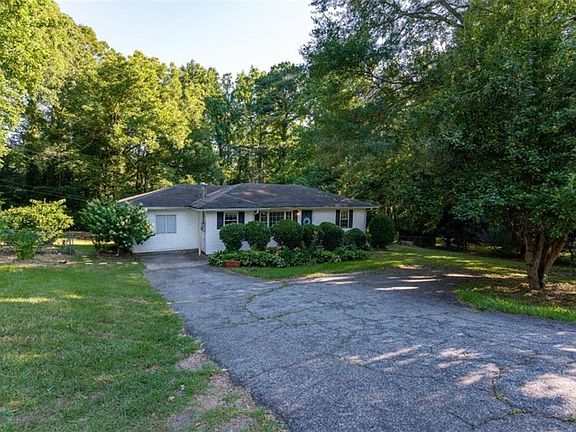 3rd image of 5077 Redan Rd