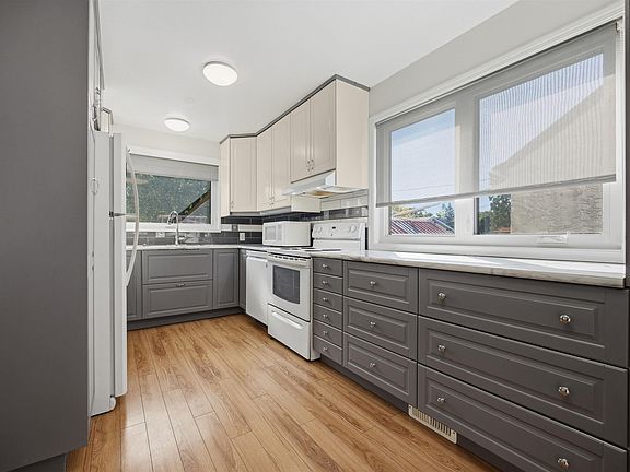 3rd image of 9823 151st St NW