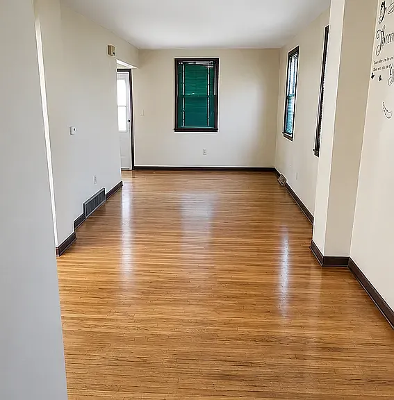 398 Oakdale Dr — Photo 3