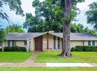 1906 Sunnyvale Rd, Grand Prairie, TX 75050