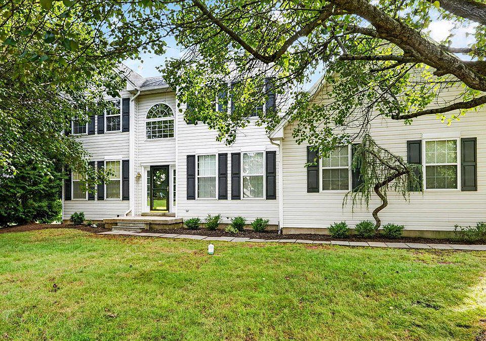 1st image of 75 Long Meadow Rd