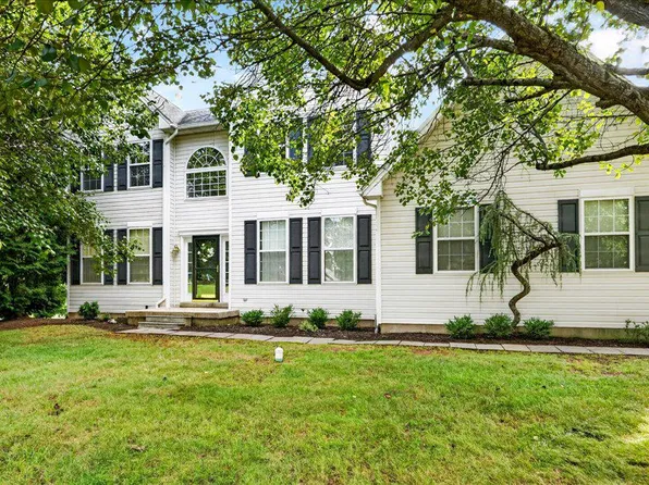 75 Long Meadow Rd, Royersford, PA 19468