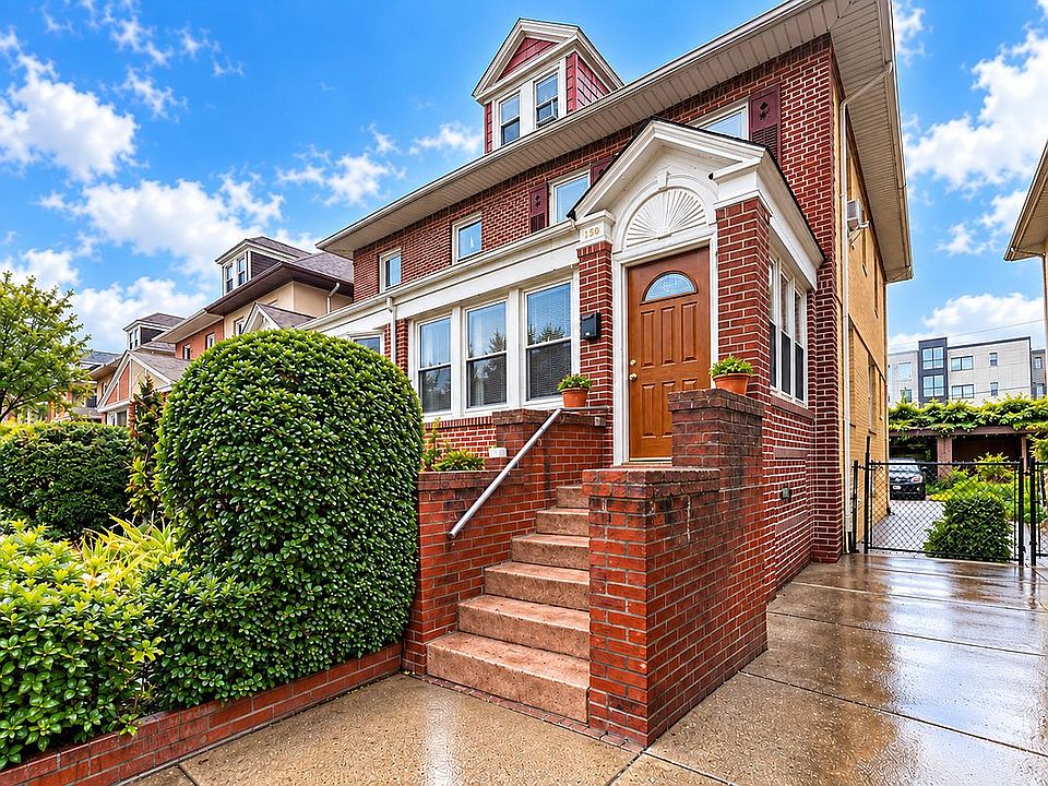 1st image of 150 Sullivan Pl