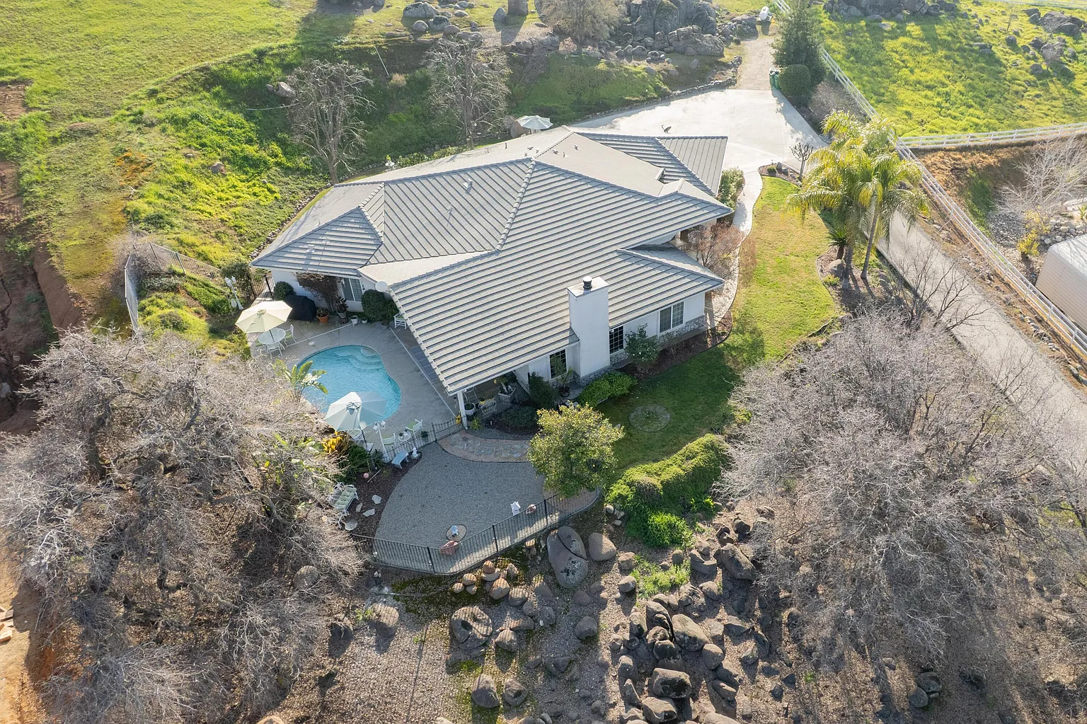 16404 Wardlaw photo 1