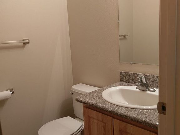 3rd image of 1620 W Lee St Unit 01