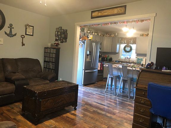 3rd image of 604 Joyce Ave