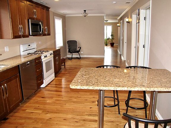 5th image of 2805 N 75th Ave