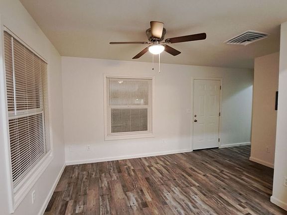3rd image of 439 N Glenn Ave #441