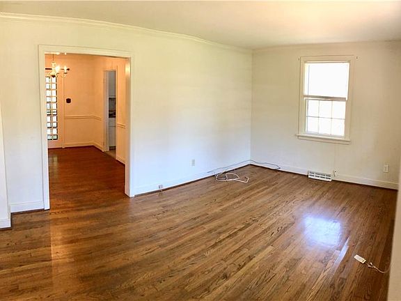 3rd image of 4817 W Franklin St