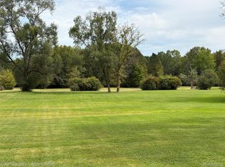 2142 Ditty Rd, Smiths Creek, MI 48074