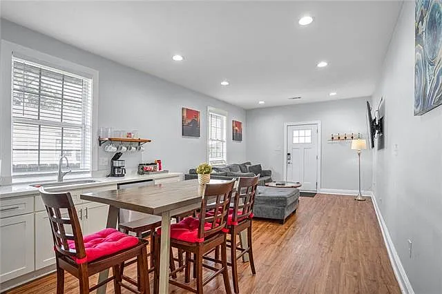 3 bed, 2.0 bath, 2270 sqft, $1,500 — Photo 4