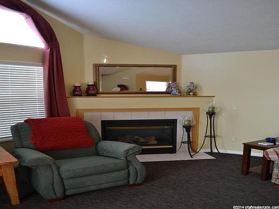 3rd image of 2088 W Jordan Villa Dr