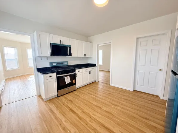 70 Lindley St #3, Bridgeport, CT 06604