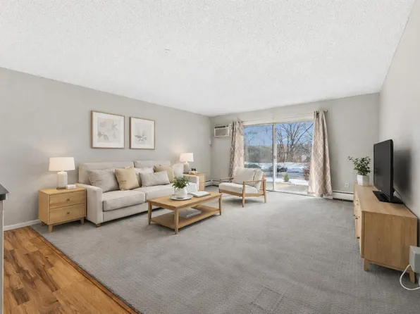 10311 Cedar Lake Rd APT 103, Minnetonka, MN 55305