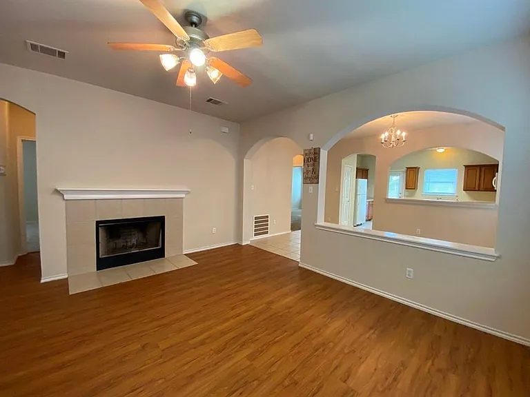 207 Brown St — Photo 5