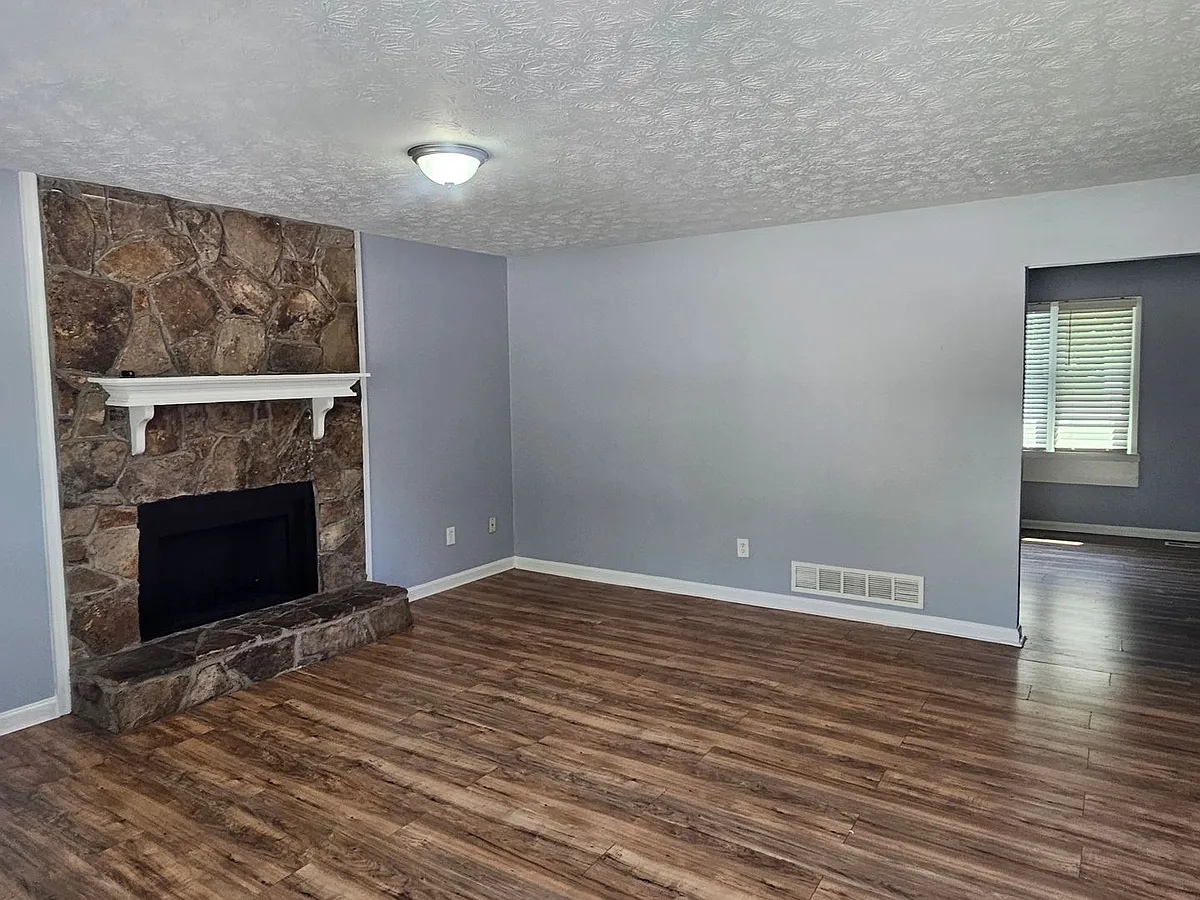 Building Photo - 5720 Buck Ct