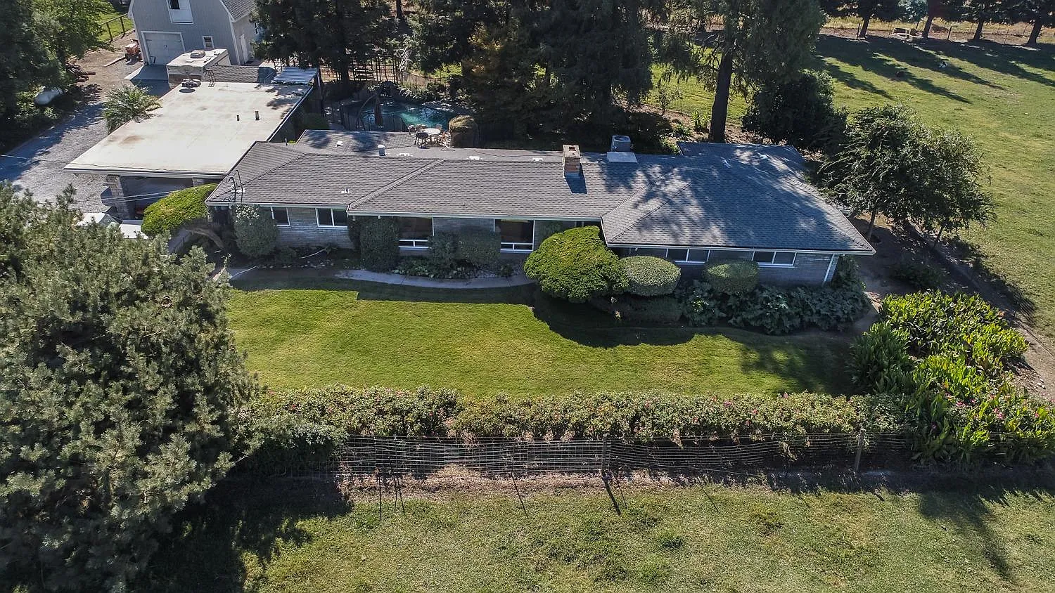 2308 Temperate Ave photo 1