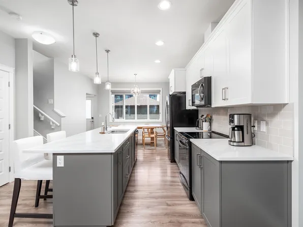 1330 Enright Lndg NW, Edmonton, AB T6M 0Z4