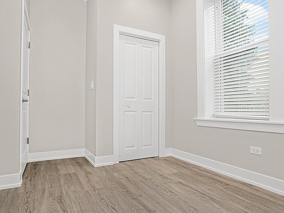 4th image of 4523 N Elston Ave #2R