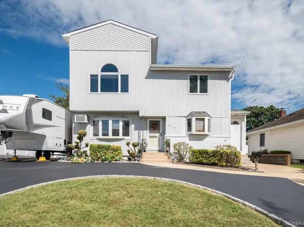 3117 Ward Lane, Wantagh, NY 11793