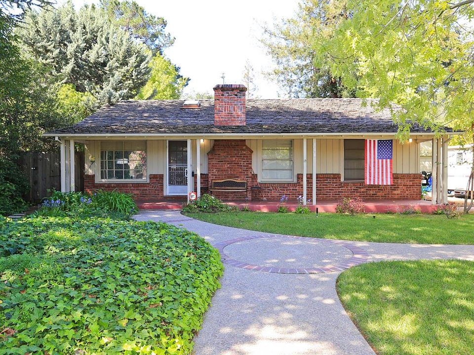 1st image of 840 Echo Dr