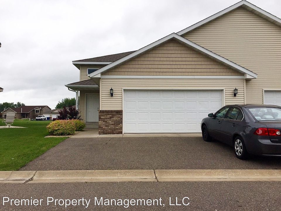 1st image of 1667 20th Ave NE
