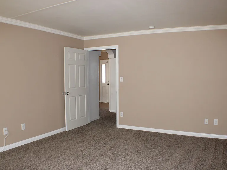 8144 Fernwood Ave — Photo 7