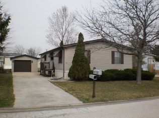 30 Cardinal Dr, Beecher, IL 60401