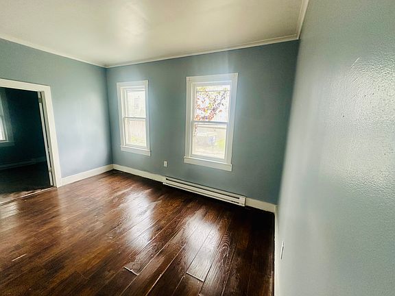 4th image of 44 Congress St APT 3