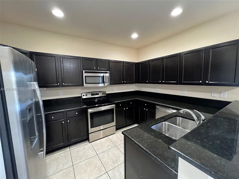 747 SE 32nd Ave