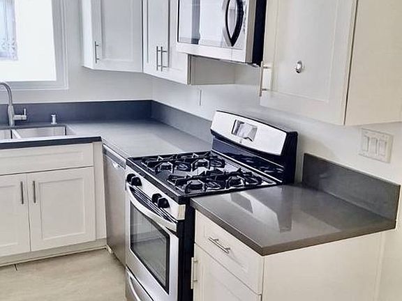 5th image of 1549 W 224th St #202