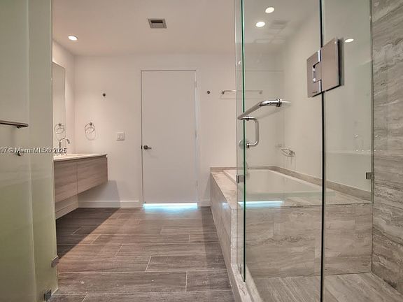 4th image of 2900 NE 7th Ave Unit 1209