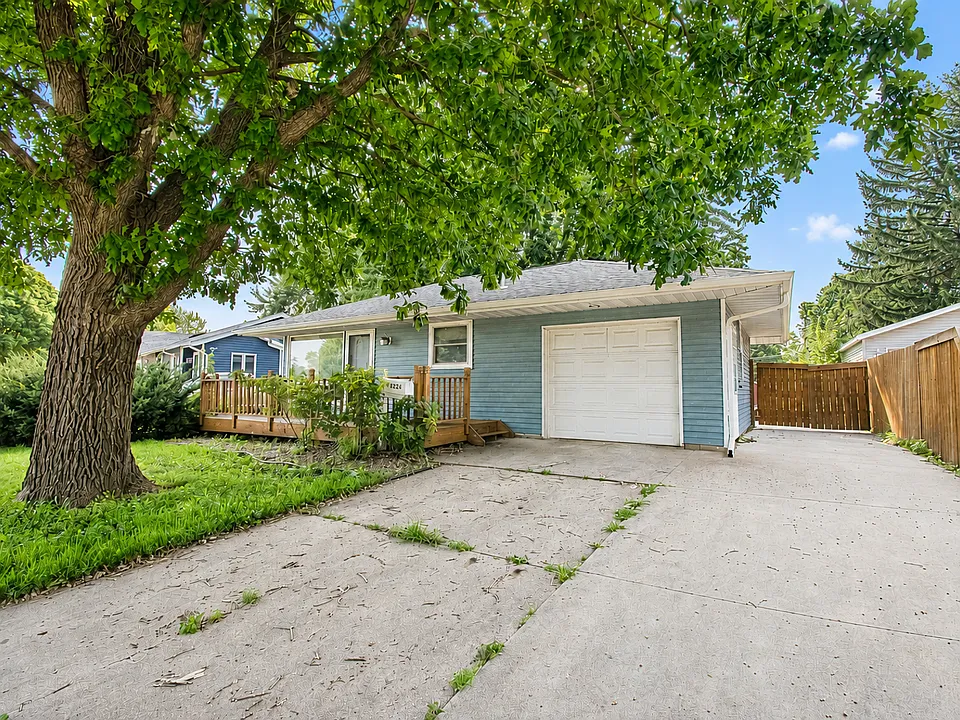 2324 Elton Hills Dr NW