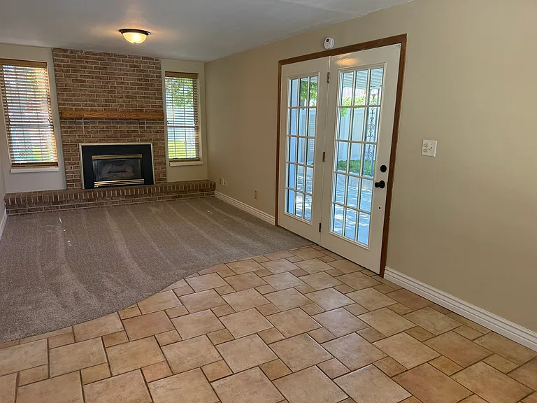 883 N 1000 E — Photo 16