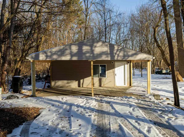 55194 Sundown Rd, South Bend, IN 46628