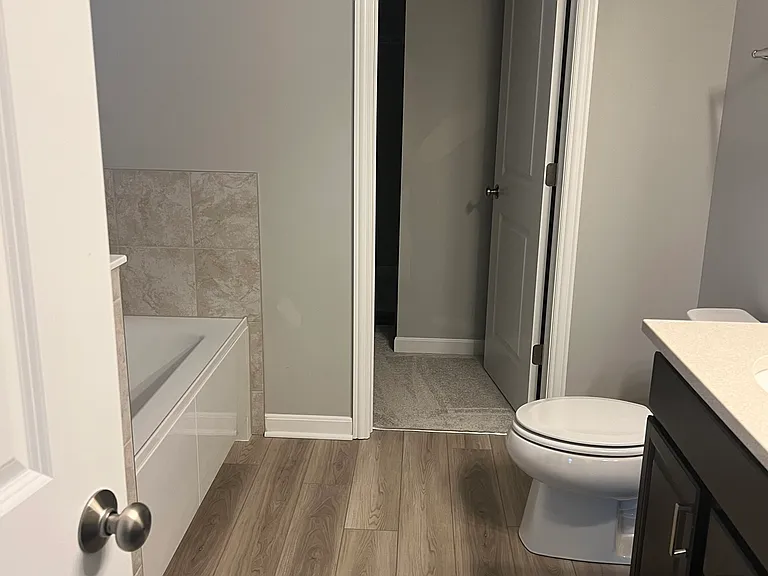 5749 Shadowfair Ln — Photo 11