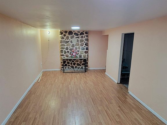 4th image of 2918 Garden Blvd