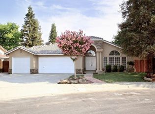 877 Birch Ave, Clovis, CA 93611