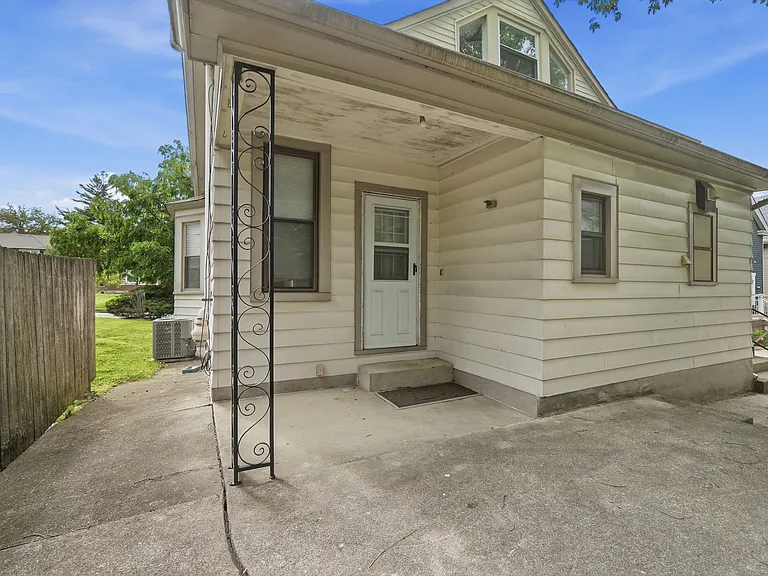 3774 Drake Ave — Photo 44