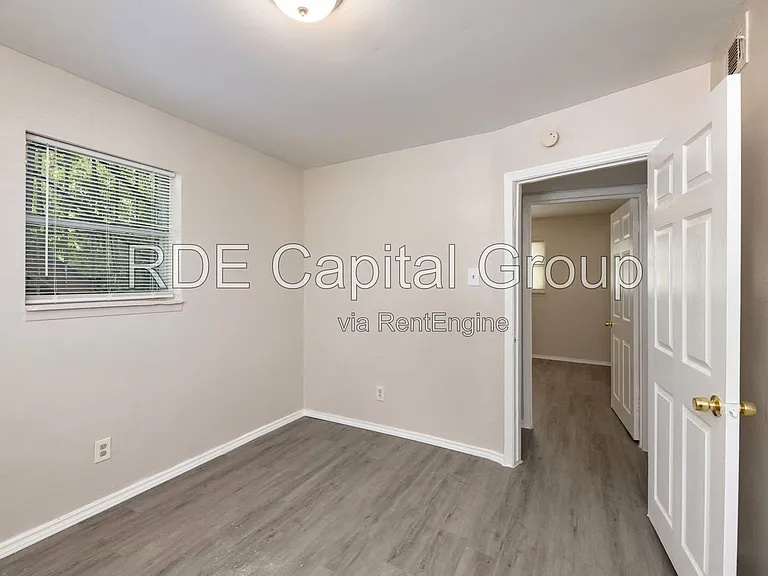 2408 Meyers St #104 — Photo 10