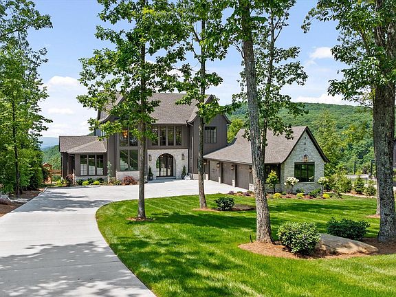 3rd image of 8142 Mountain Laurel Trl #14