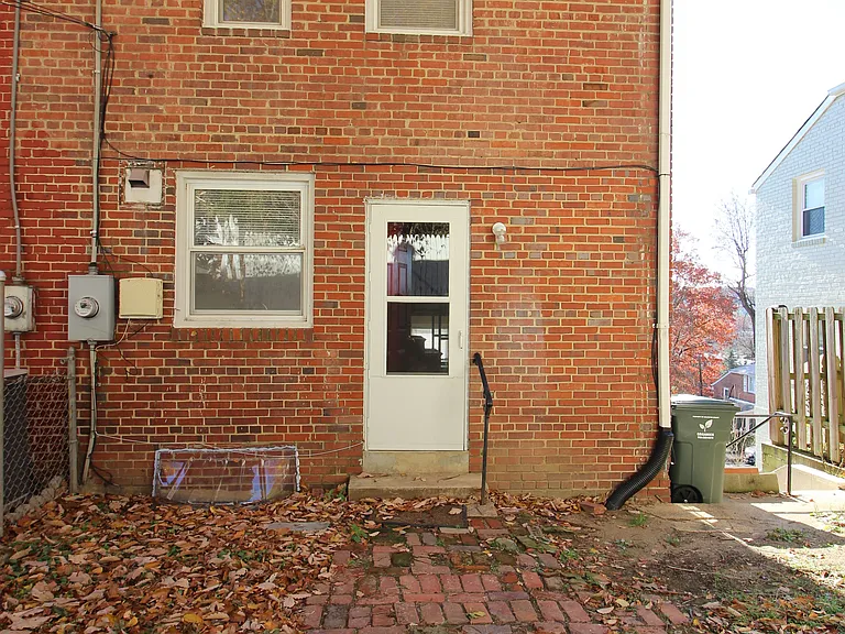 3719 Kemper Rd — Photo 24