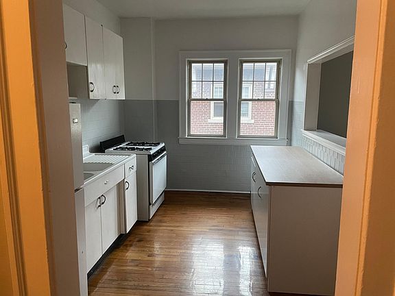 5th image of 2641 Euclid Heights Blvd #6