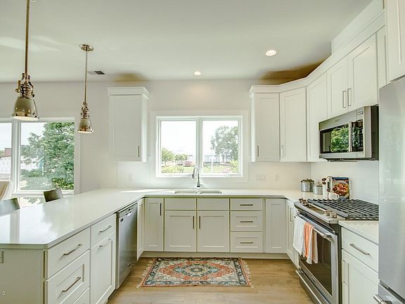 4th image of 532 W 16th Street St #220