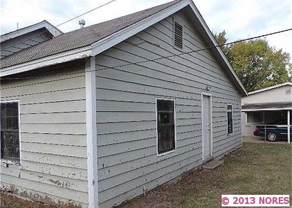 2nd image of 1121 E Cleveland Ave