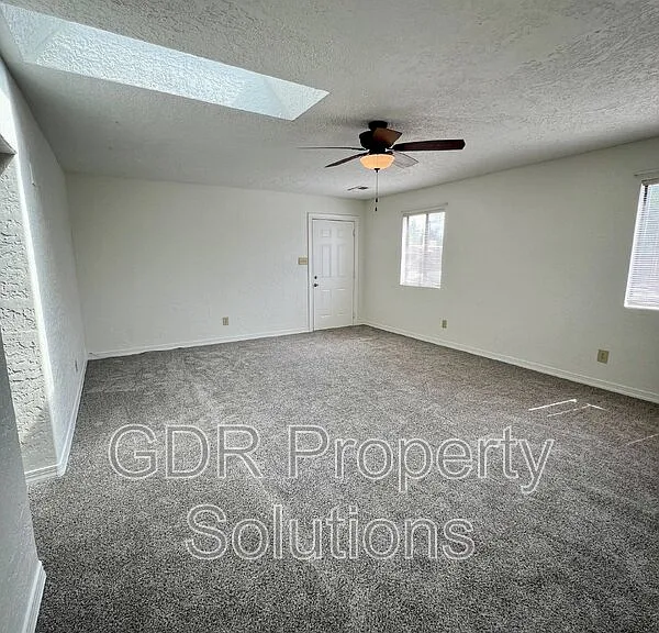 3529 Ross Ave SE — Photo 14