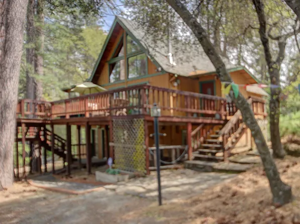 13141 Mueller Dr, Groveland, CA 95321